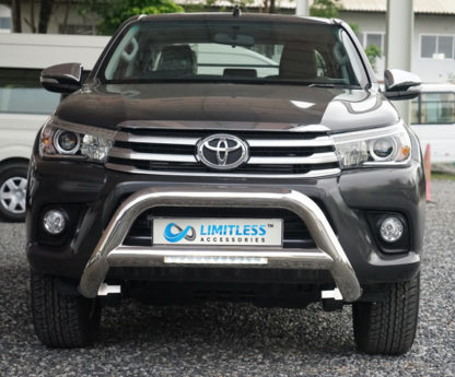 Toyota-Hilux-2015-STANDARD-LIGHT-frontbåge-extraljushållare-led-ljusbåge-extraljusbåge-extraljus-frontbågar-sverige-ab-1